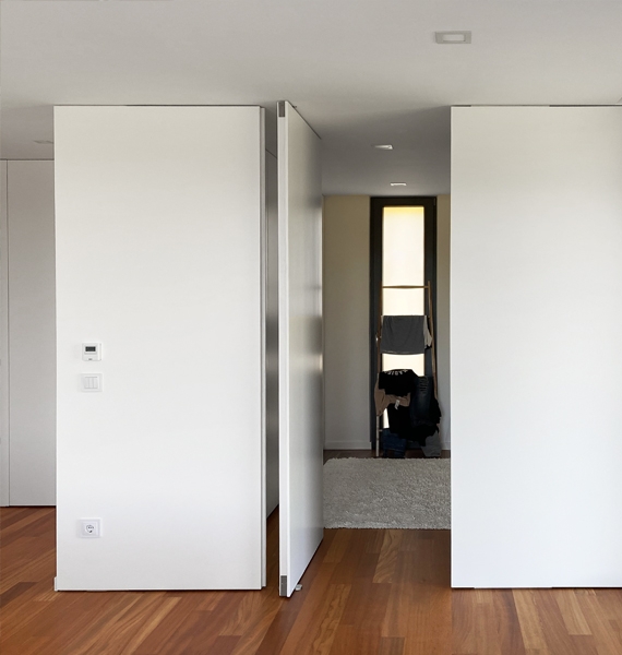 Obra com Painéis, Portas e Pisos