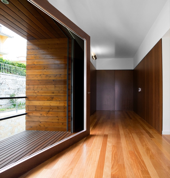 Obra com Painéis, Portas e Pisos